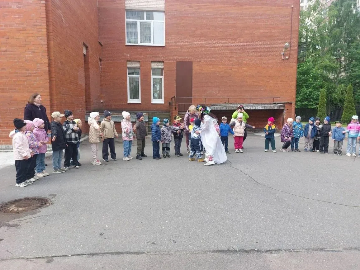 Праздник в честь Дня защиты детей объединил несколько зон.Юные гости с удовольствием ос...