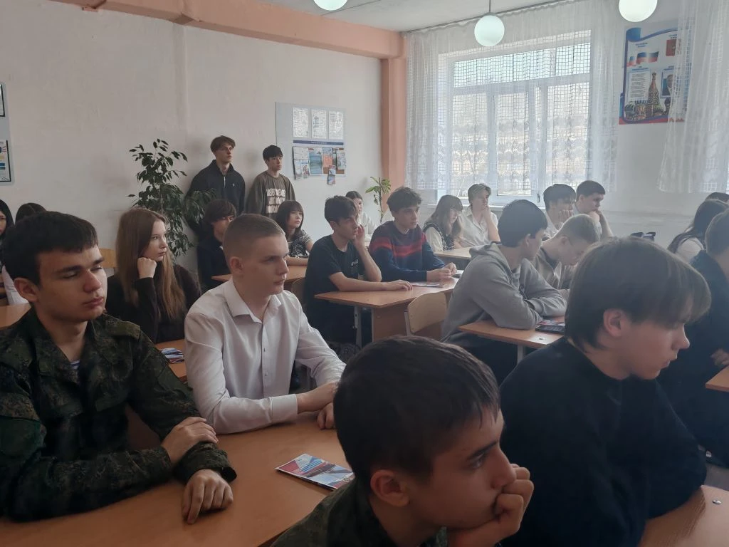 Сегодня (12 марта) в нашей школе прошла встреча со студентами Владивостокского филиала Дальневосточн