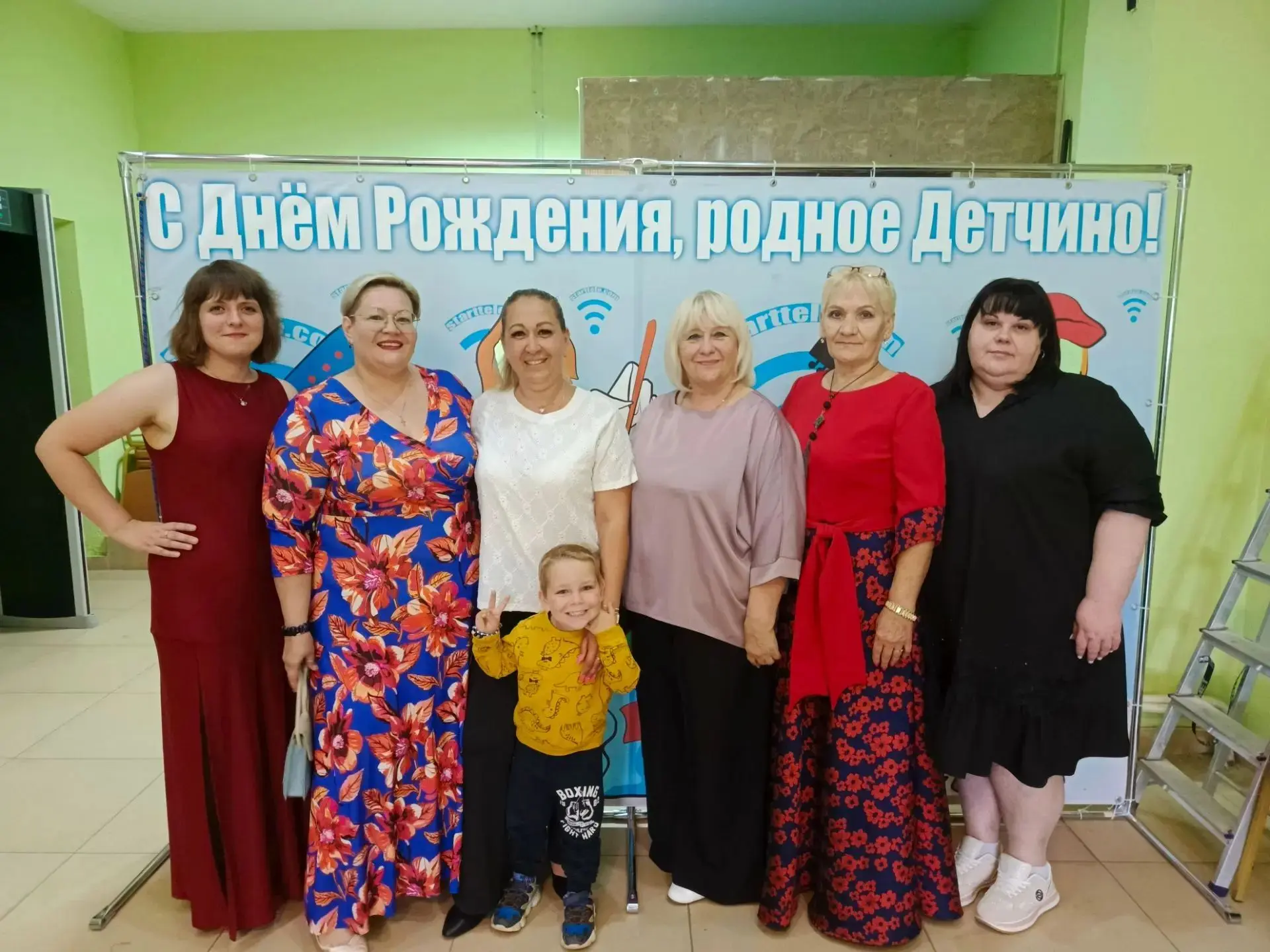 22 августа солисты народного самодеятельного коллектива студии эстрадного вокала "Х- фа...