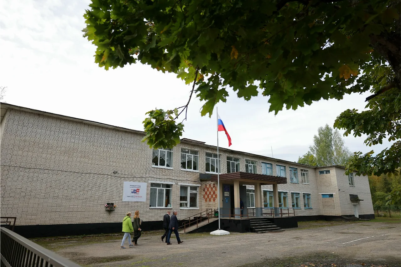 В ходе рабочего визита в Батецкий округ председатель Новгородской областной Думы Юрий Б...