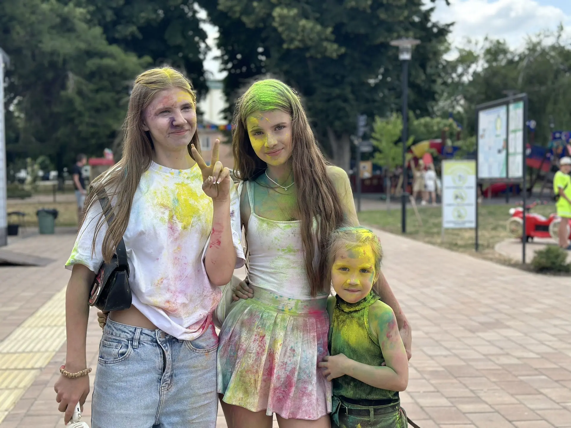 Ярко и очень весело прошел наш фестиваль красок!🤩
Было всё: много ярких красок, водные соревнования