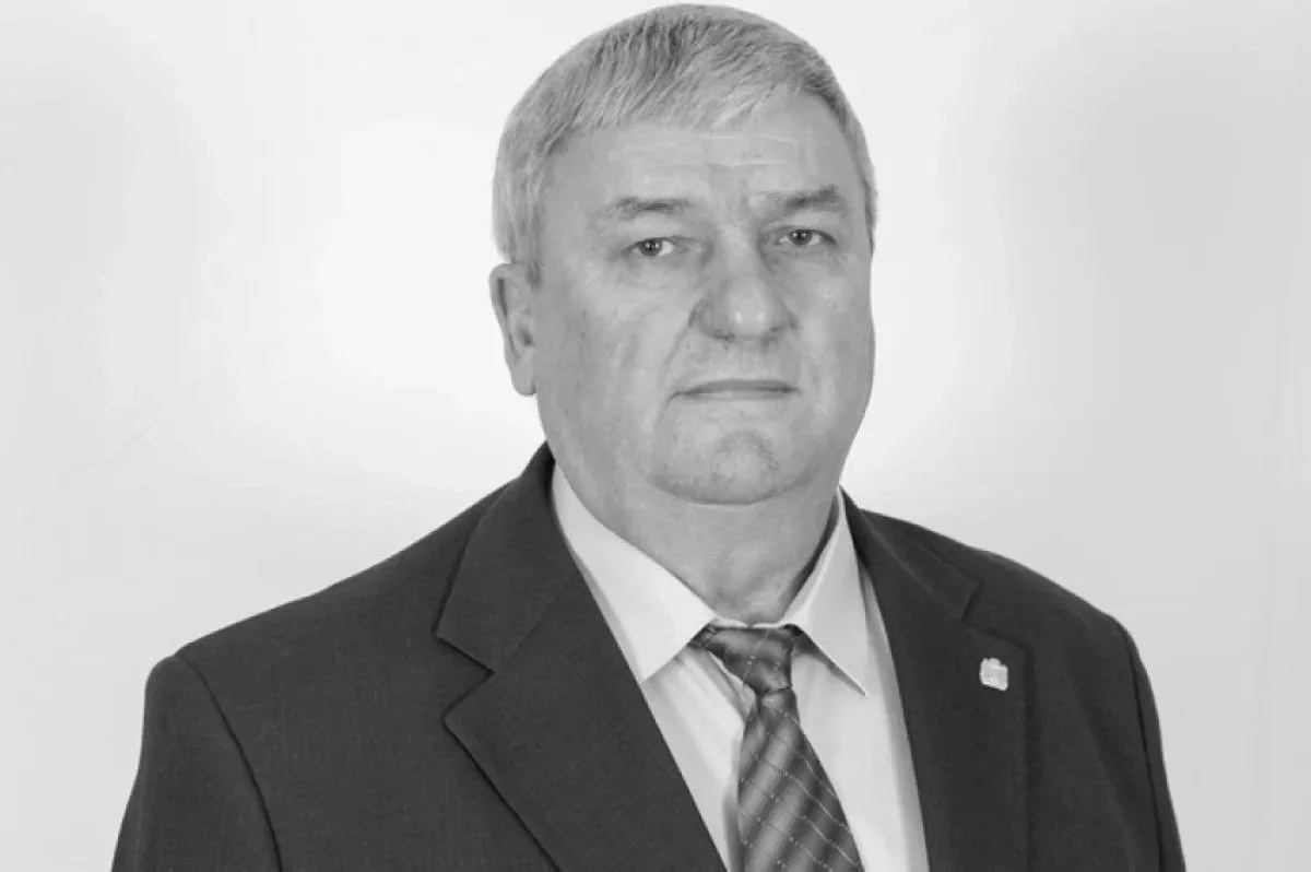 В массовом ДТП в Рыбинском округе погиб зампред Канского окружного совета депутатов.

О гибели Борис