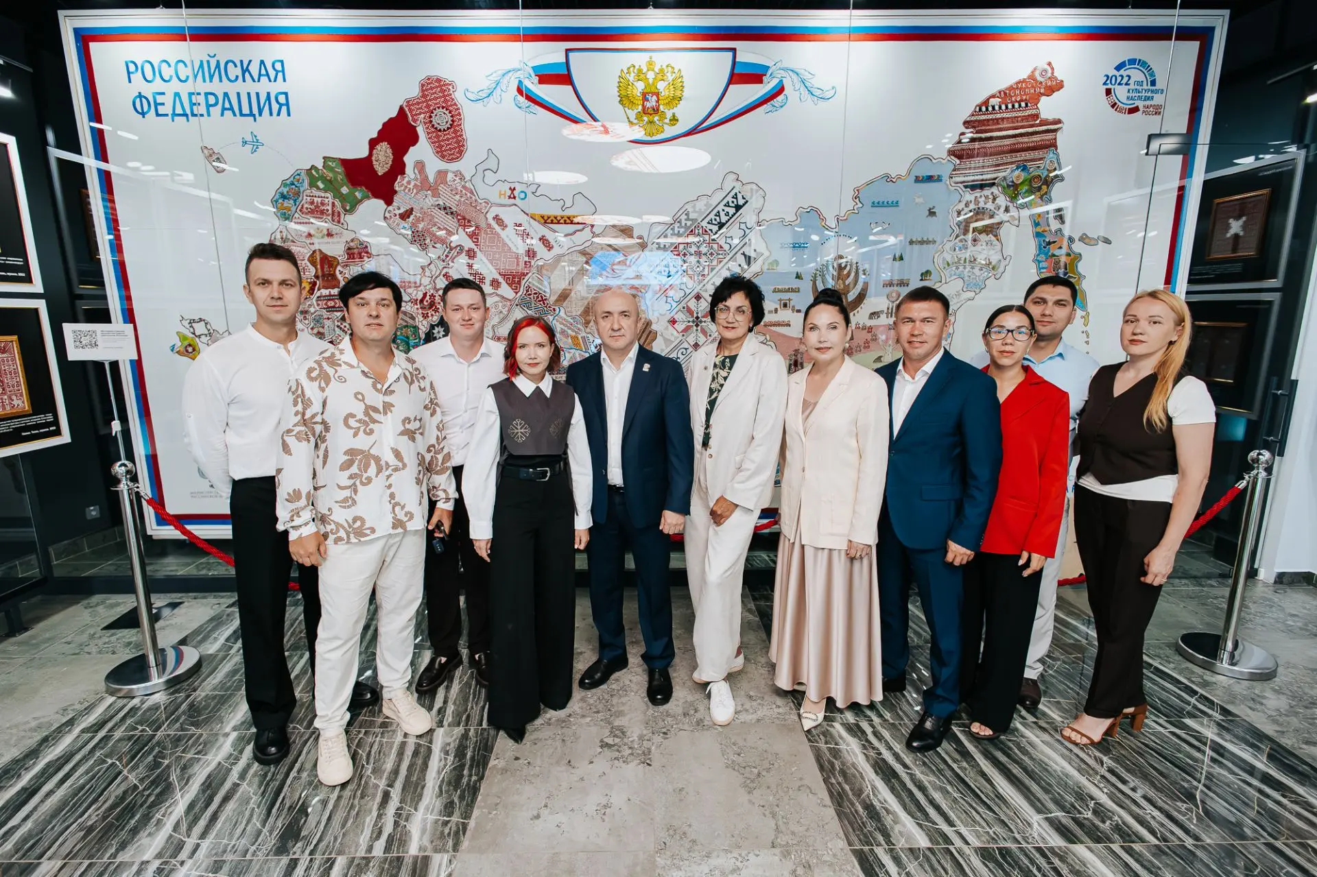 Случайная встреча, а идея возникла, на мой взгляд, объединяющая, целостная, настоящая. Предложил арт