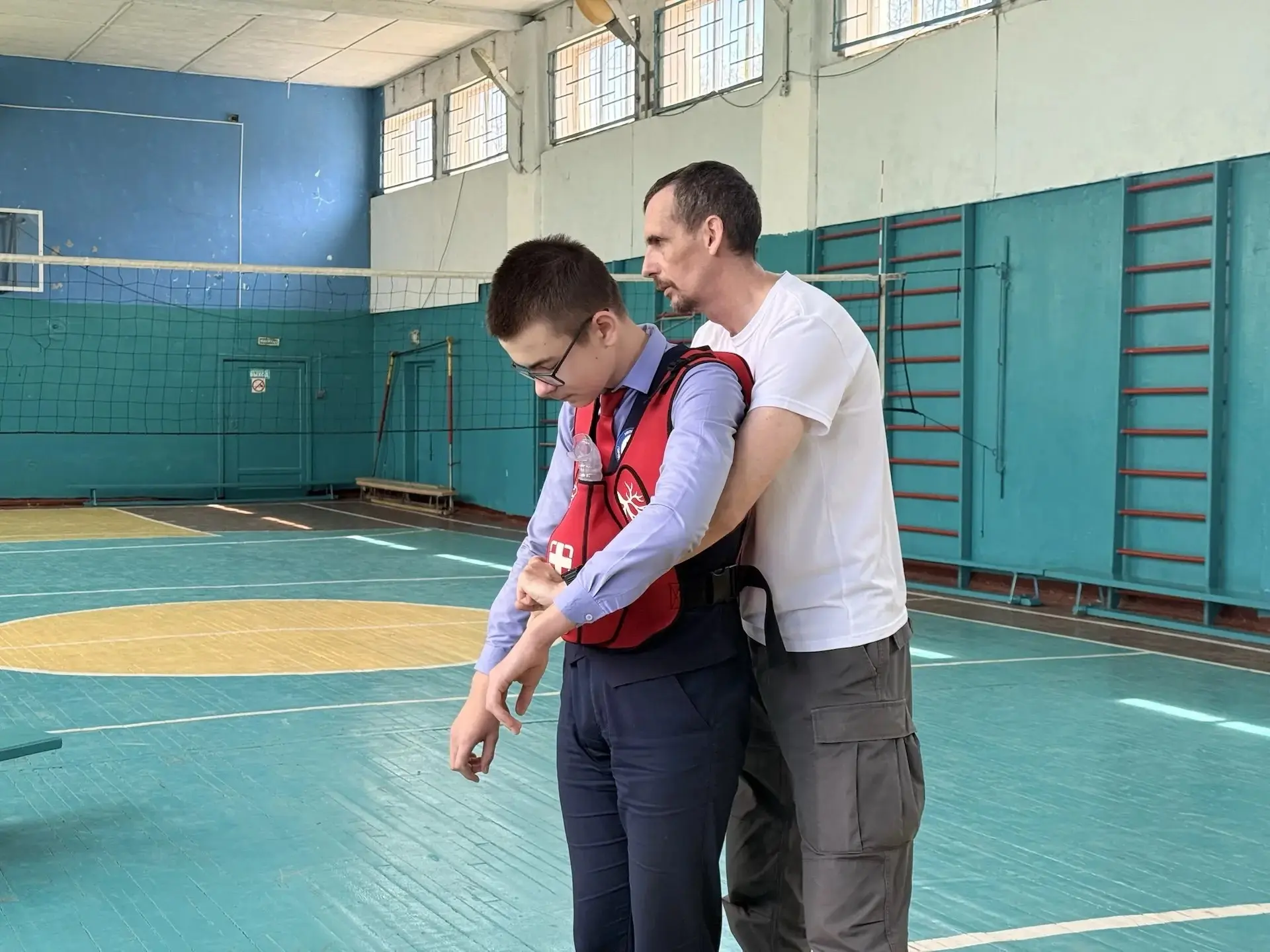 🚨 Что делать, если рядом человеку стало плохо? Теперь ученики школы №111 точно знают о...