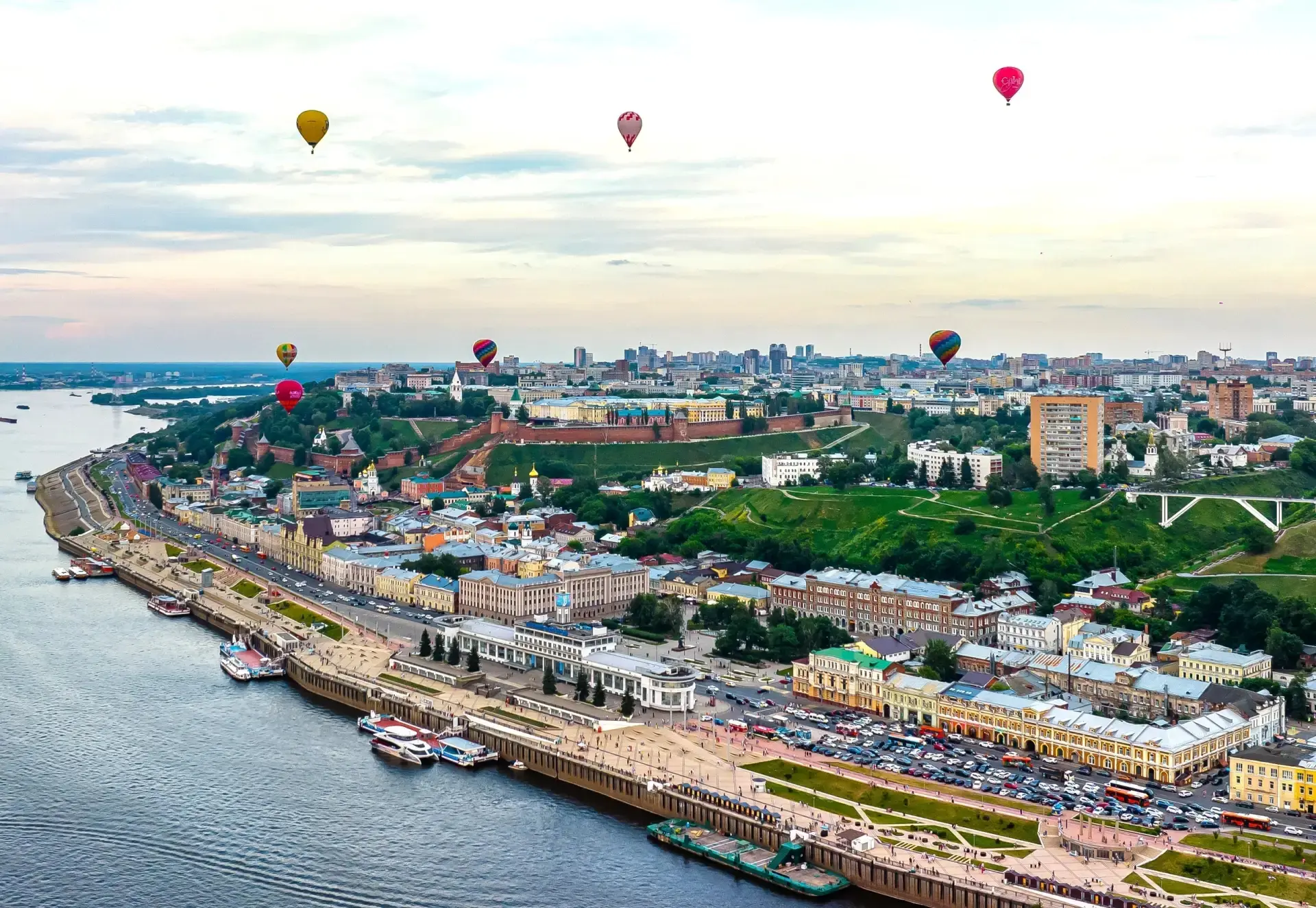 Автобусный тур в Нижний Новгород: Волга и шары 🌊🎈
⠀
Два дня в городе, где сливаются Волга и Ока, а