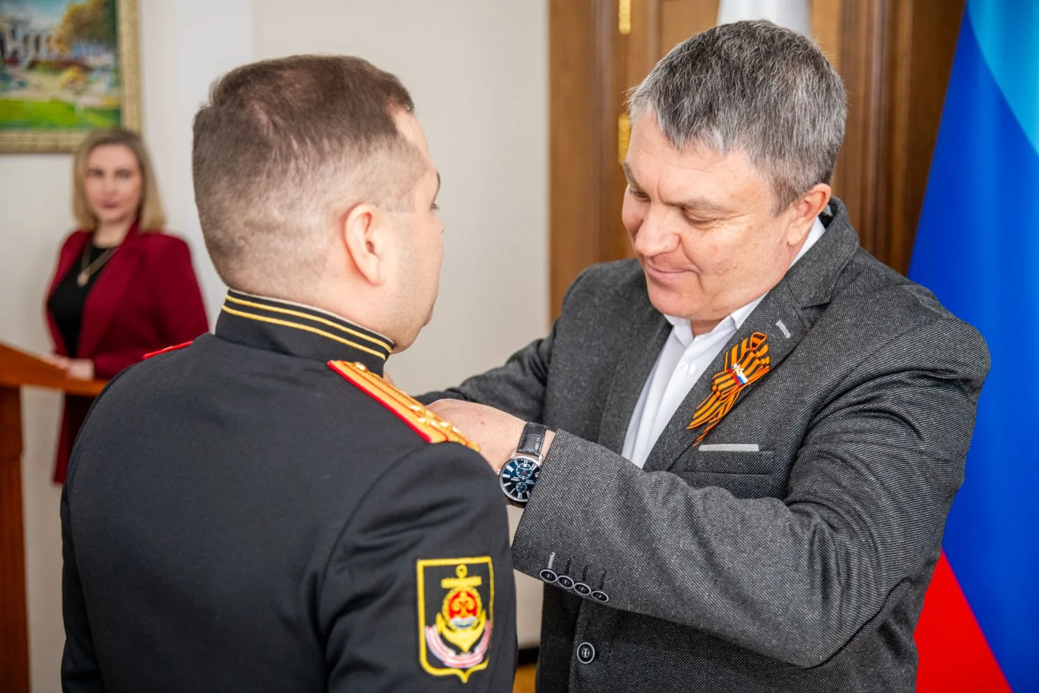 Присвоил звание Героя Луганской Народной Республики двум военнослужащим Российской Федерации. Этими 