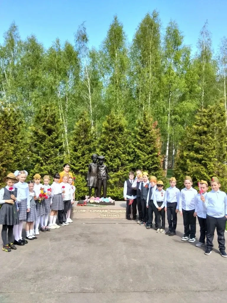 🎗️Сегодня 2В класс вместе с родителями и классным руководителем совершил очень важное дело…   Мы про