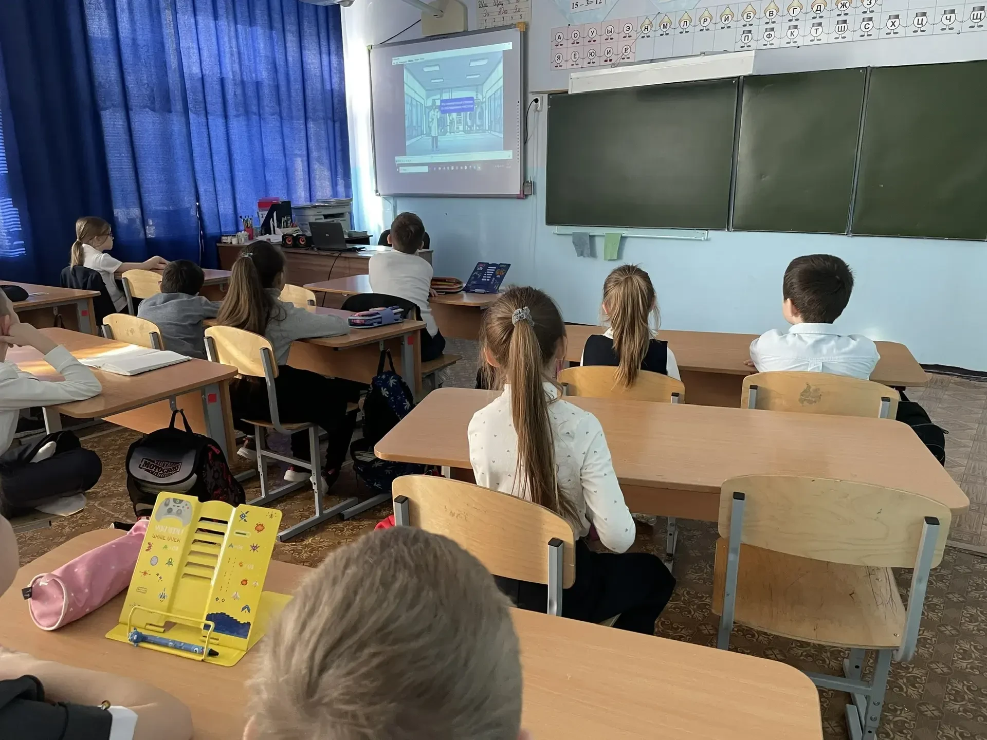 ️ В нашей школе прошли «Разговоры о важном», посвящённые теме «Заводы России».
16 марта, учебная нед