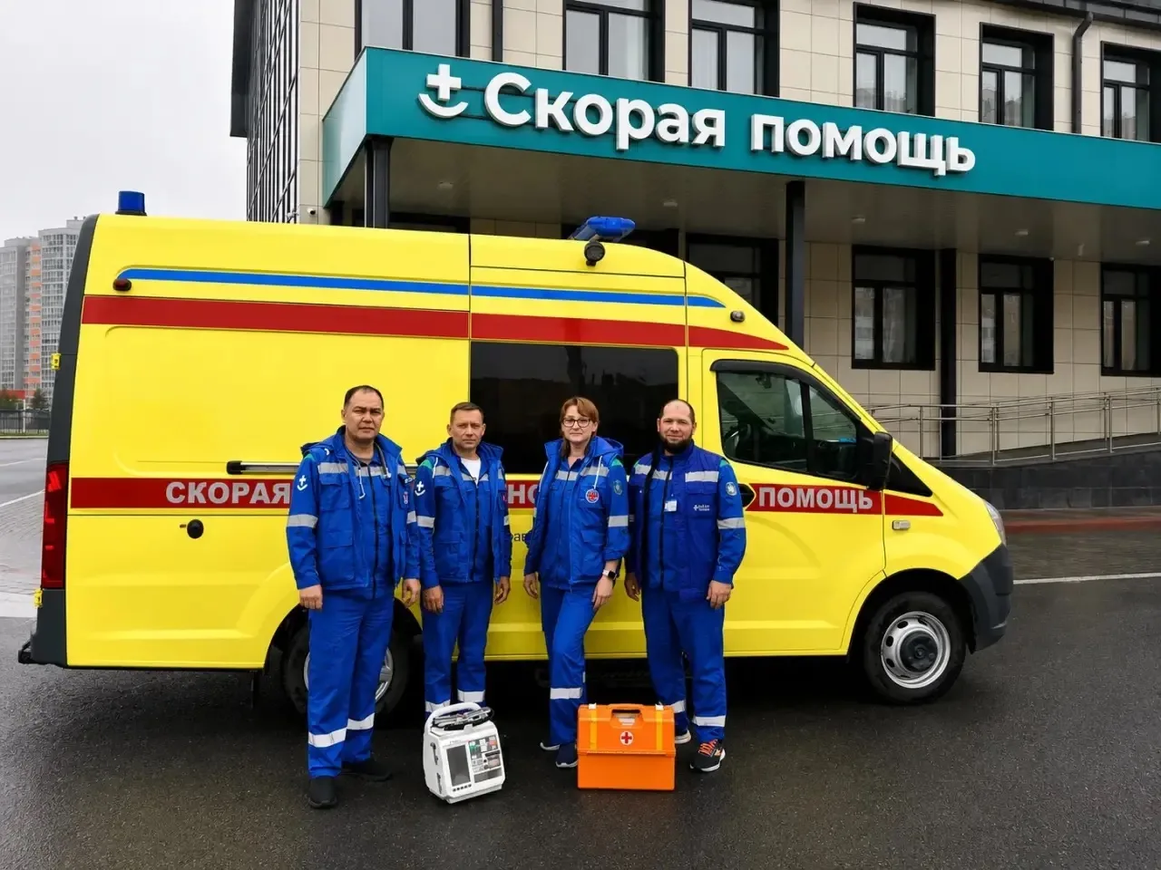 Разряд ради жизни: сургутские медики скорой помощи восстановили пациенту сердечный ритм
