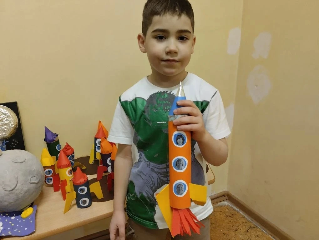 🚀 Путешествие по космосу в старшей группе №17!  🛰На этой неделе ребята из старшей группы №17 вместе 