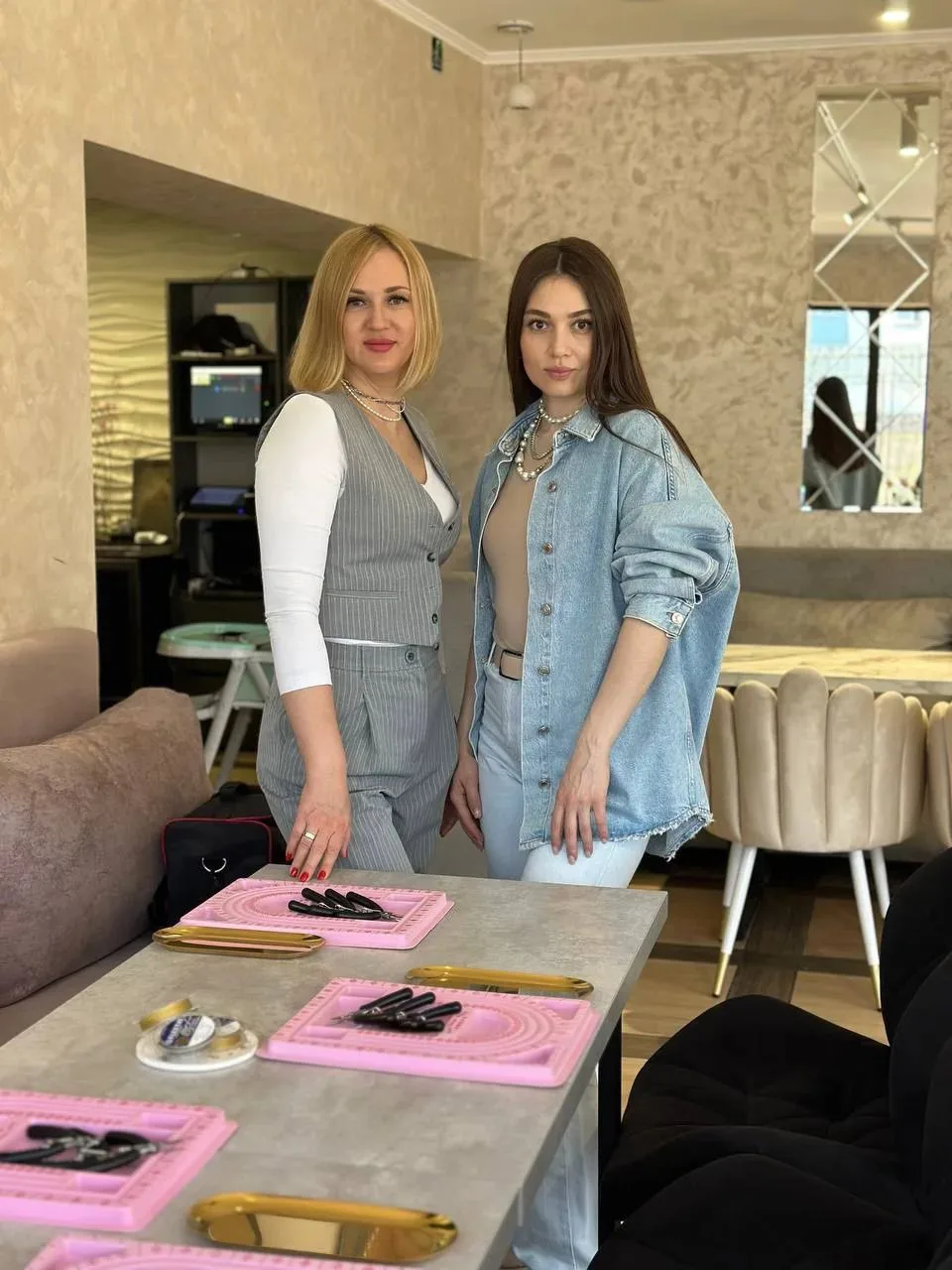 Приветствуем вас в замечательном Арт-пространстве своими украшениями ЭмиФи! ✨ Мы — Ирин...