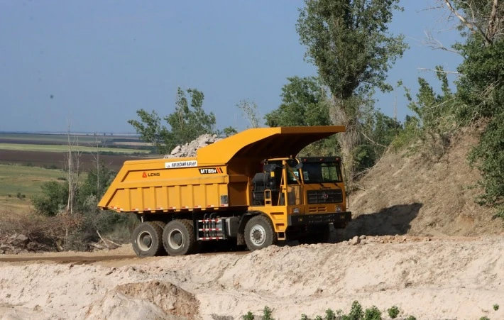 Вопрос поставки топлива в республику находится на контроле у руководства ДНР, заявил пр...