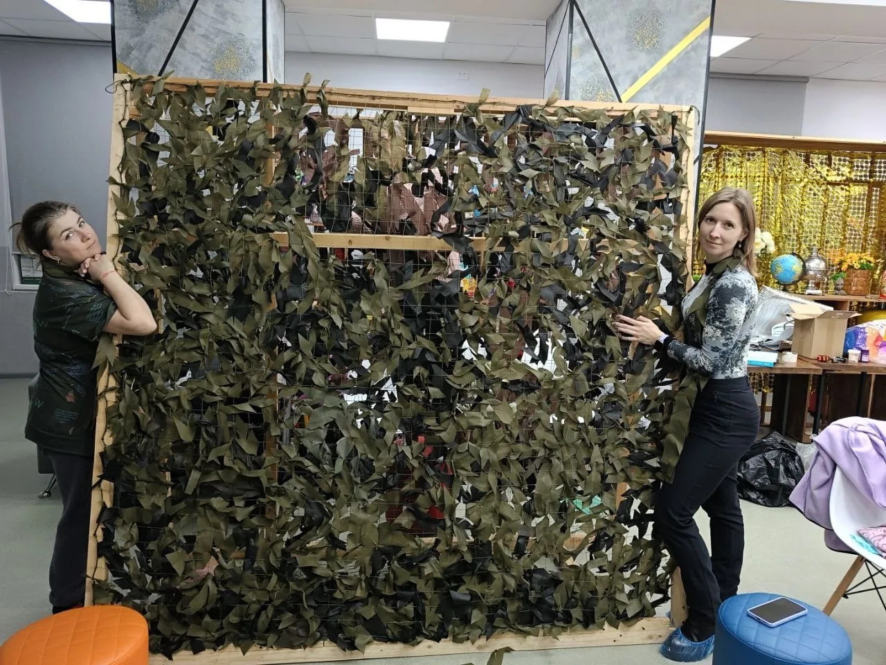 Волонтеры Мурманской области собрали теплые вещи для бойцов СВО  🤝 Активисты организации «Тепло Севе