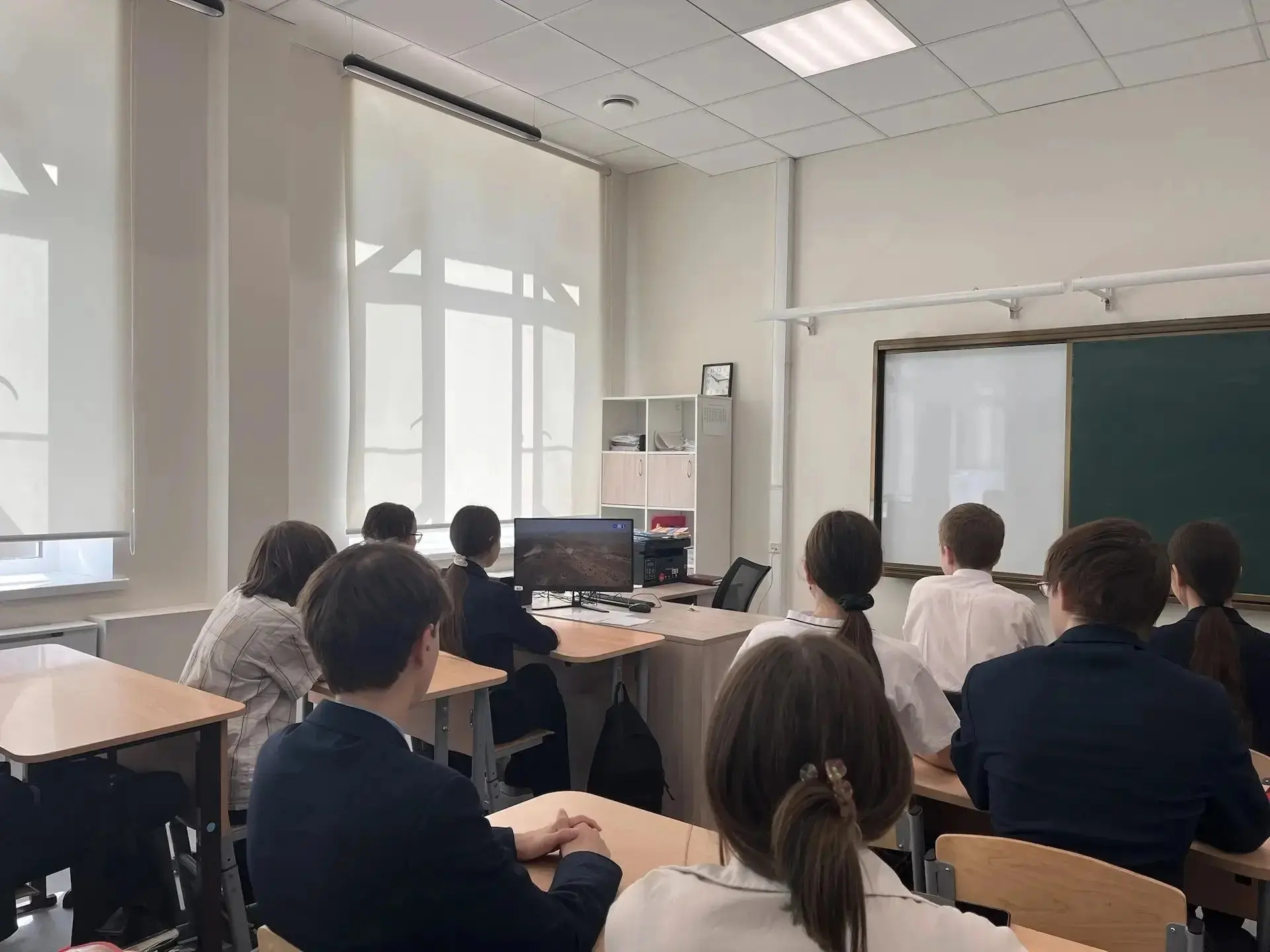 🛡️ «Россия безопасная»: что скрывается за щитом страны  На этой неделе в рамках внеурочных занятий «