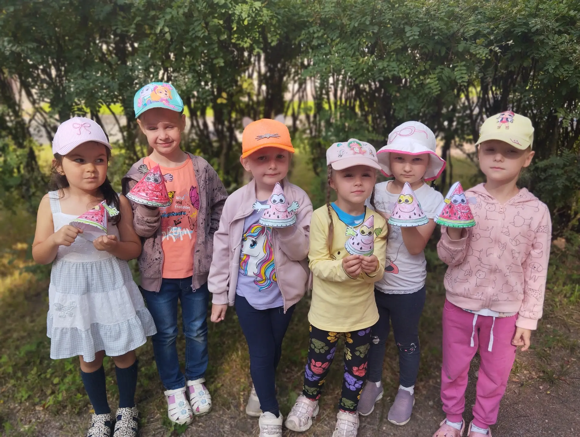 В нашем детском саду сегодня царит атмосфера летнего праздника, ведь мы отмечаем День а...