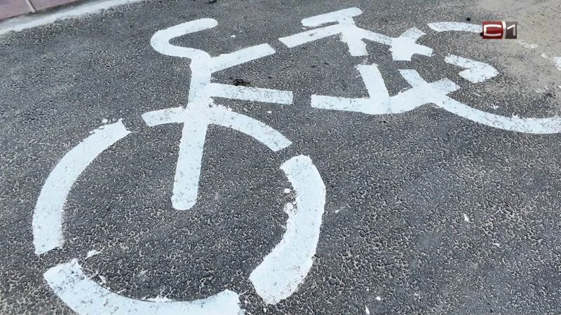 Глава Сургута провел велоэкскурсию по городу для ветеранов СВО