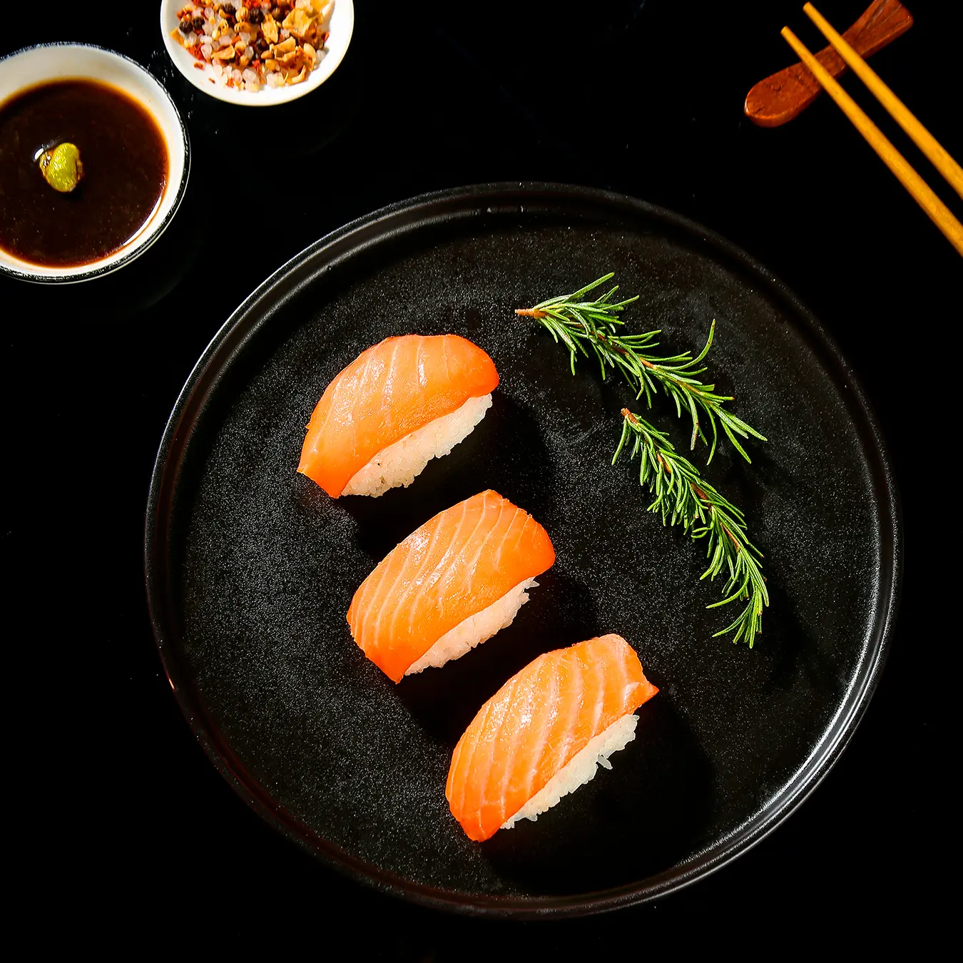 🍣 Сегодня отмечается Международный день суши!

История этого блюда началась много веков назад в Ази