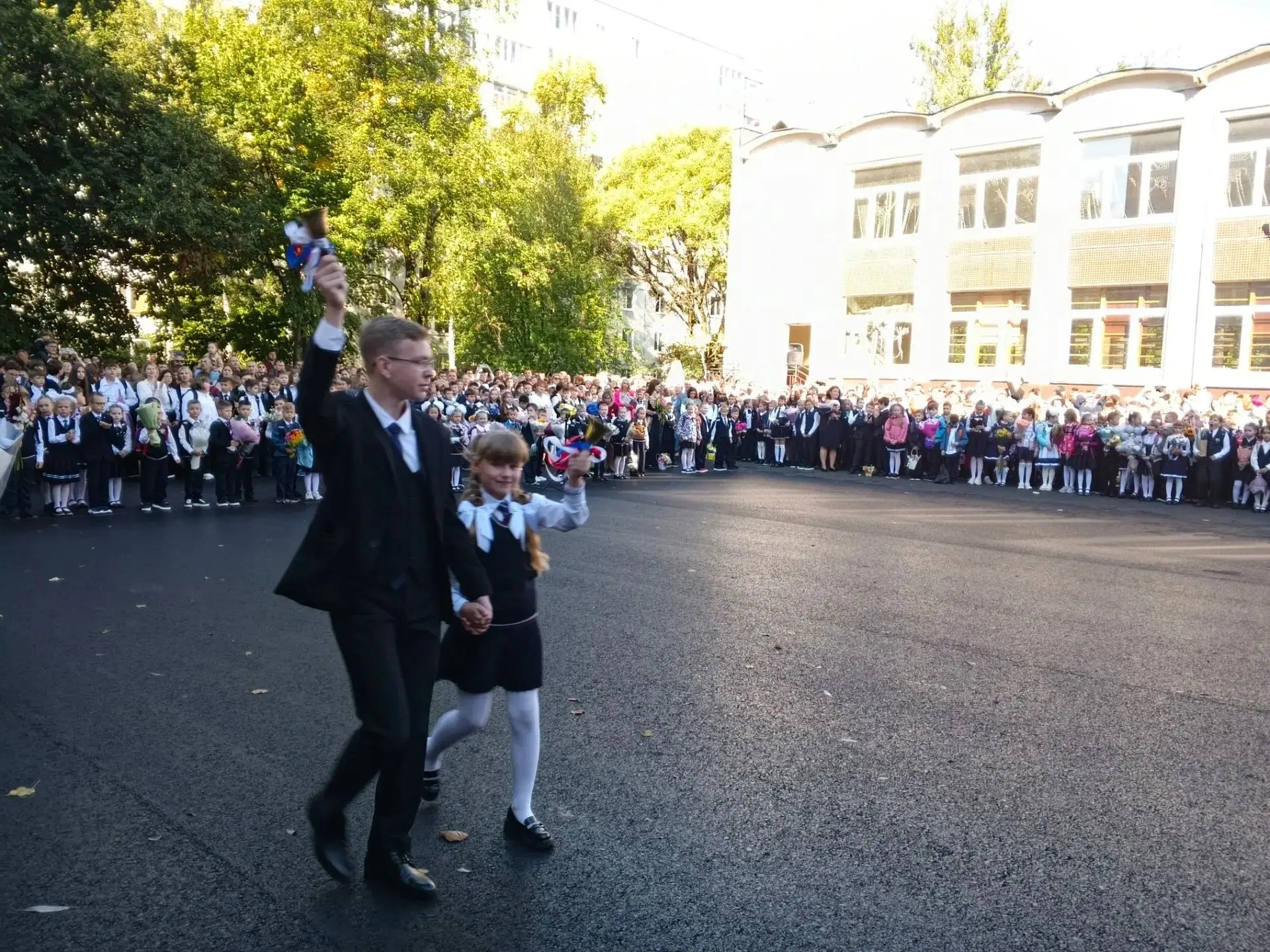 🎒 День знаний в школах Фрунзенского района: делимся впечатлениями