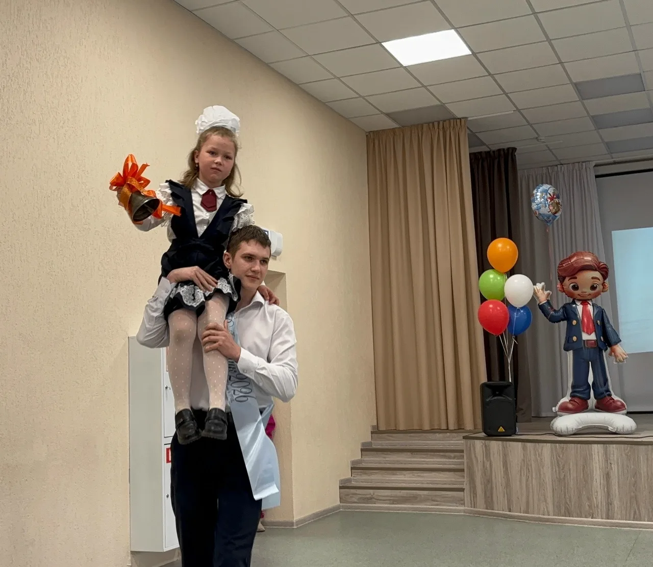 🔔 Поздравляем выпускников Александро-Невского округа!
