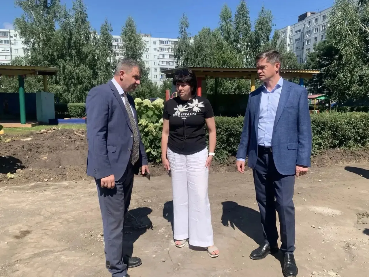 В Балаково при поддержке АО «Апатит» продолжаются работы по благоустройству территорий детских садов