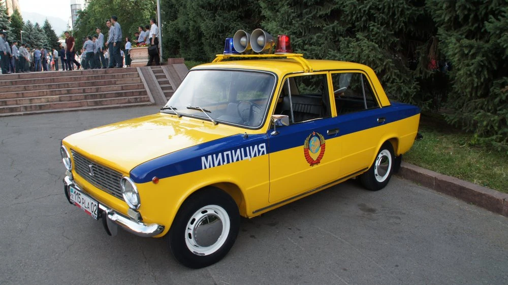 ✨ Спокойной ночи, страна ✨  🚗 На одном их сайте с объявлениями выставили на продажу редчайшую маши