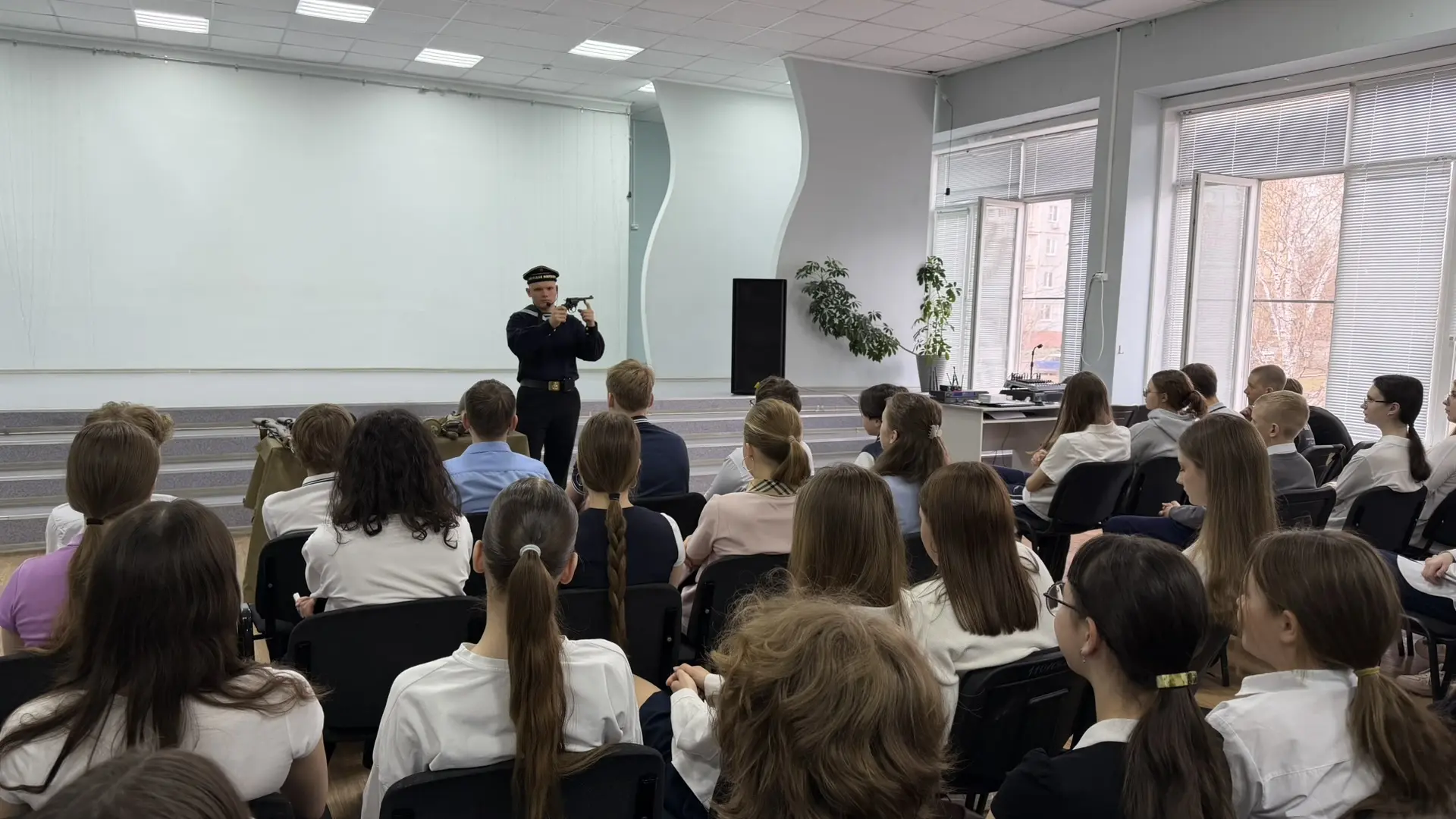 В рамках проекта «Оружие Дальневосточной победы» для учащихся среднего и старшего звена прошли занят
