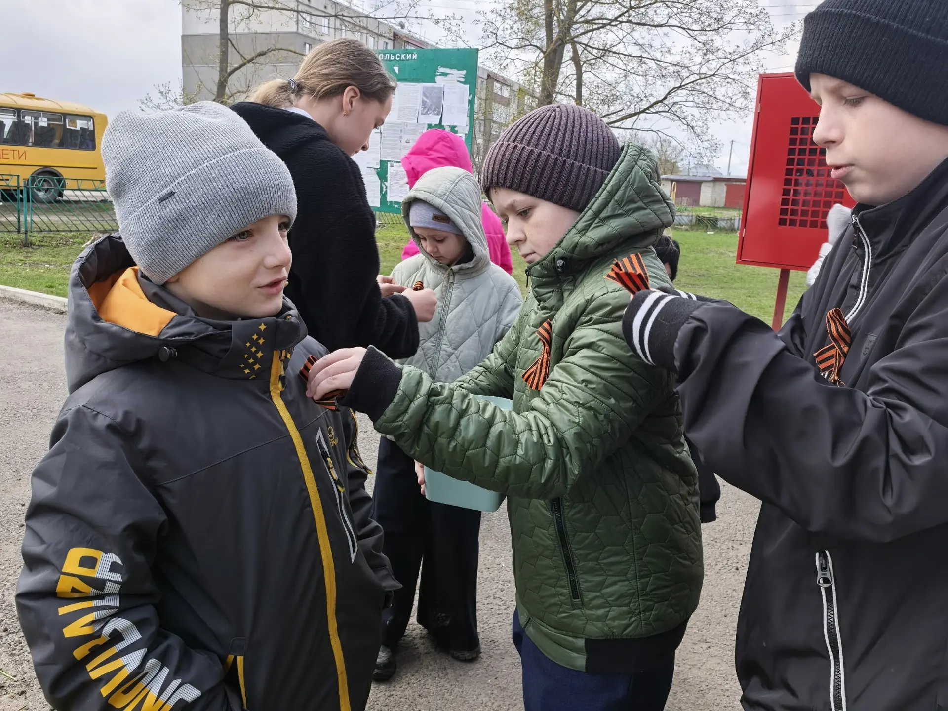 🌟 В преддверии 9 Мая в нашей школе стартовала акция «Георгиевская ленточка»!  Георгиевская ленточка 