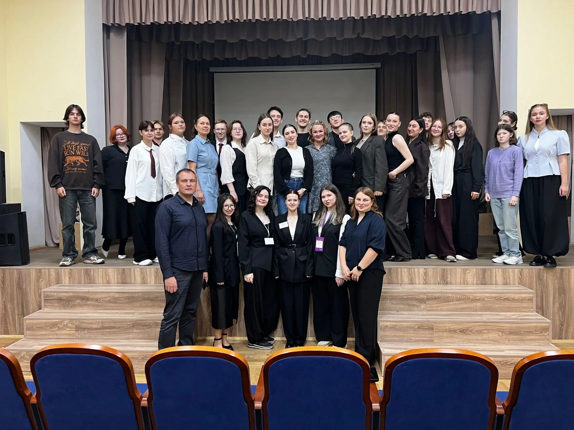 🎓 Когда студенты становятся преподавателями: День самоуправления в колледже!