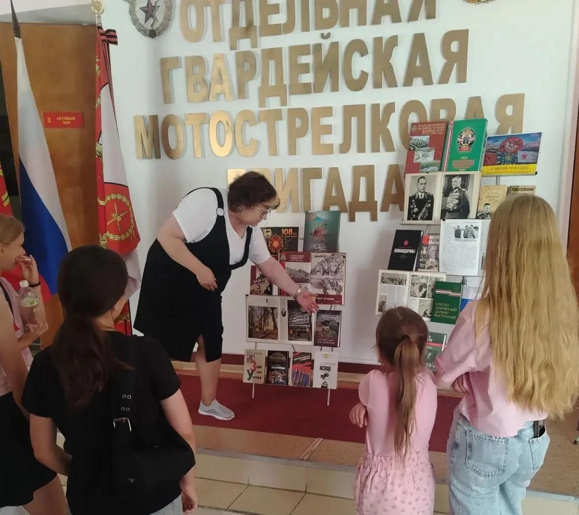 Сотрудники МБУК «Межпоселенческая библиотека» подготовили и передали книжно-иллюстрированную выставк