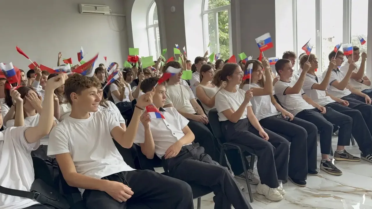 🇷🇺 В «КТЭК» прошли классные часы ко Дню образования Краснодарского края