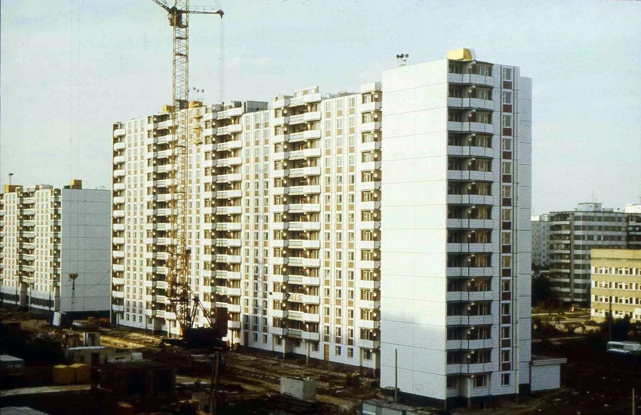 Строительство жилых домов по улице Декабристов, 1988