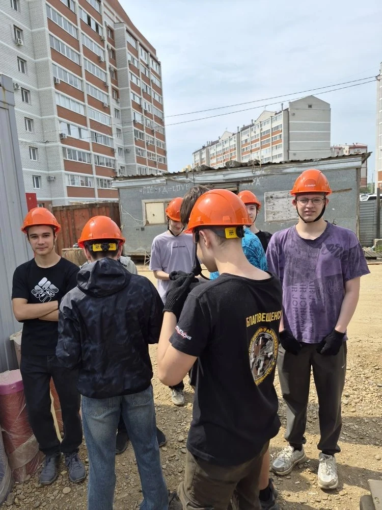 📌 «Билет в будущее»: 8Б класс на профпробе в строительной компании «Мегатек»!  В рамках реализации ф
