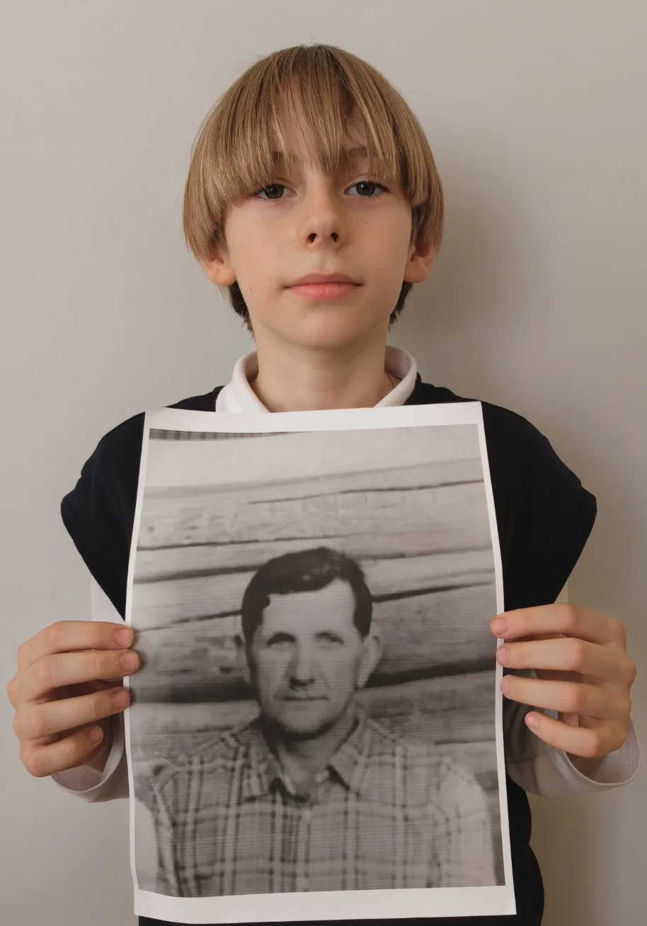 🎞️ Герои нашей семьи  6 мая в 5 «Ш» классе школьного отделения «Импульс» прошёл классный час «Герои 