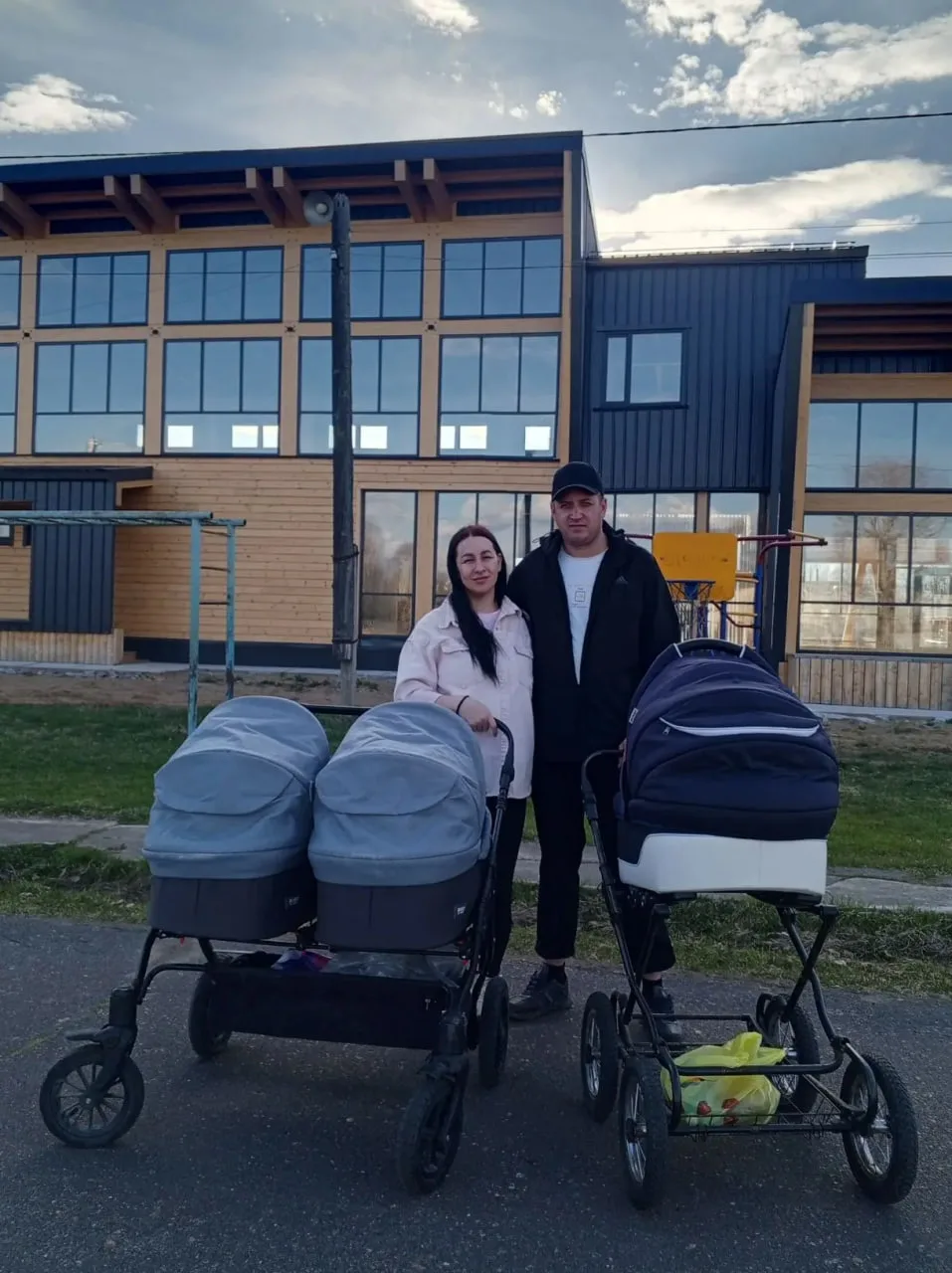 👶 С начала года в Кировской области родилось 26 двоен и 3 тройни.  Например, у Марии и Валерия Курга