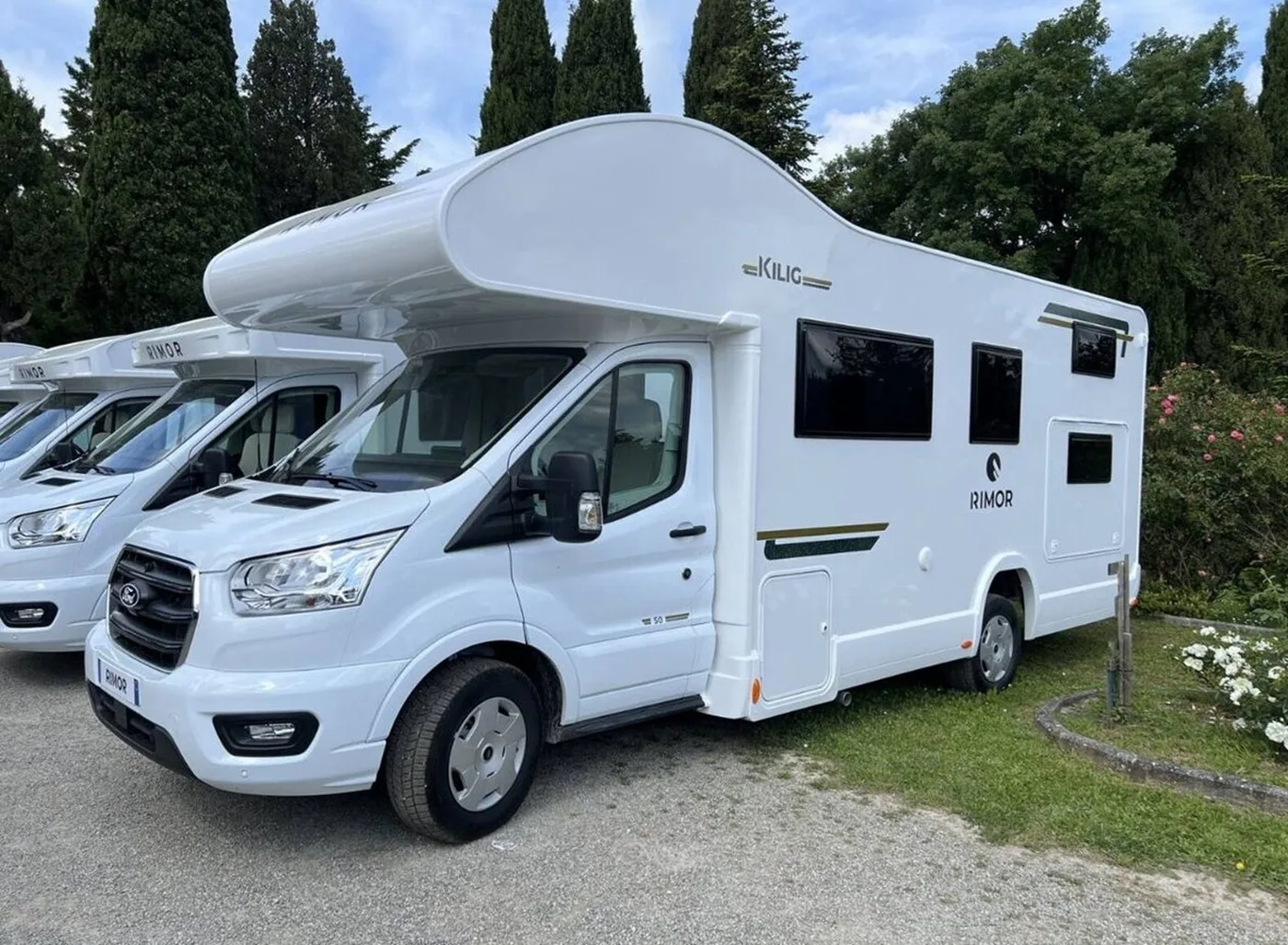 Автодом для большой семьи: RIMOR на базе Ford Transit — комфорт, технологии и практично...