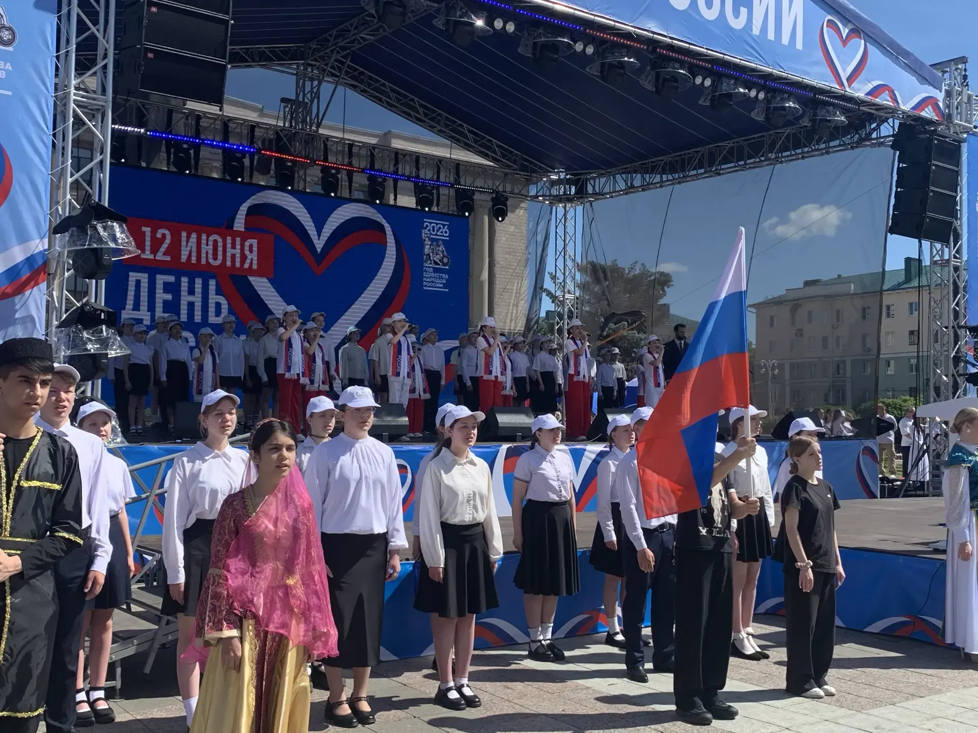 🎉 День России в Пензе стартовал ярко!
🇷🇺12 июня на площади им. В. И. Ленина прошла торжественная 