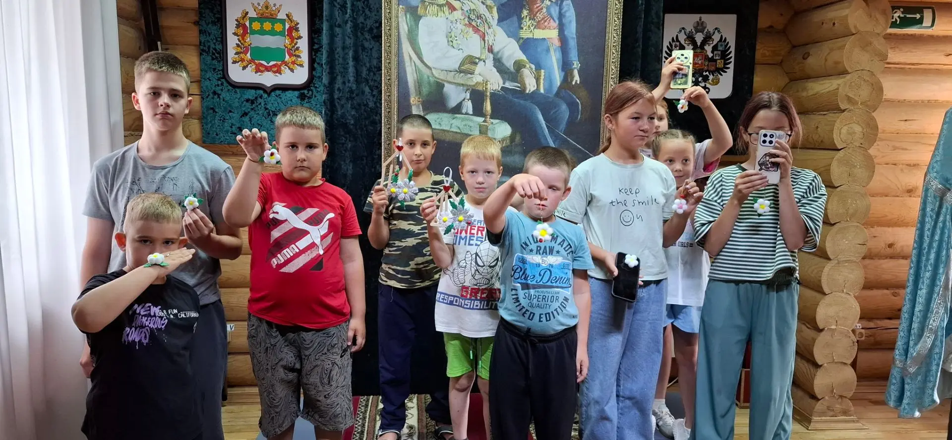 В преддверии Дня семьи, любви и верности провели мастер-класс "Ромашка- символ любви" по изготовлени