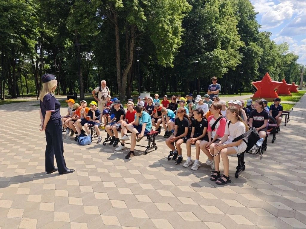 🚴‍♂️ «Знать правила — значит быть в безопасности»!

На днях прошла важная встреча: к воспитанникам 