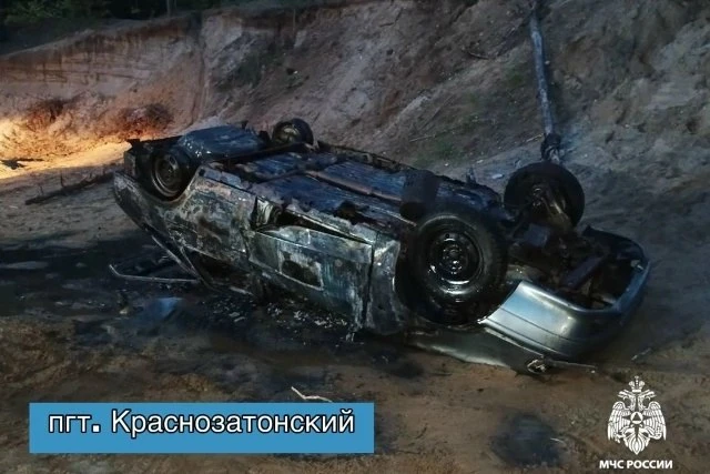 20 августа в Краснозатонском на Нювчинском шоссе сгорел автомобиль (площадь возгорания ...