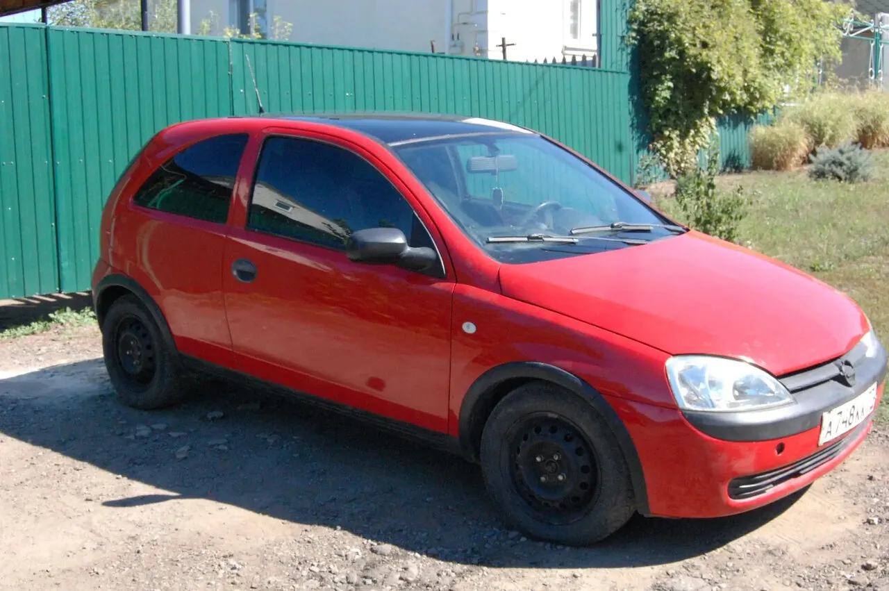 В продаже Опель Корса 2005 года выпуска, мотор 1.0 бензин 60 л.с. шустрый и очень эконо...