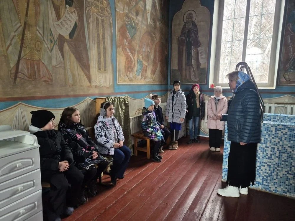 На Светлой Пасхальной неделе ребята художественного отделения посетили Храм Вознесения ...