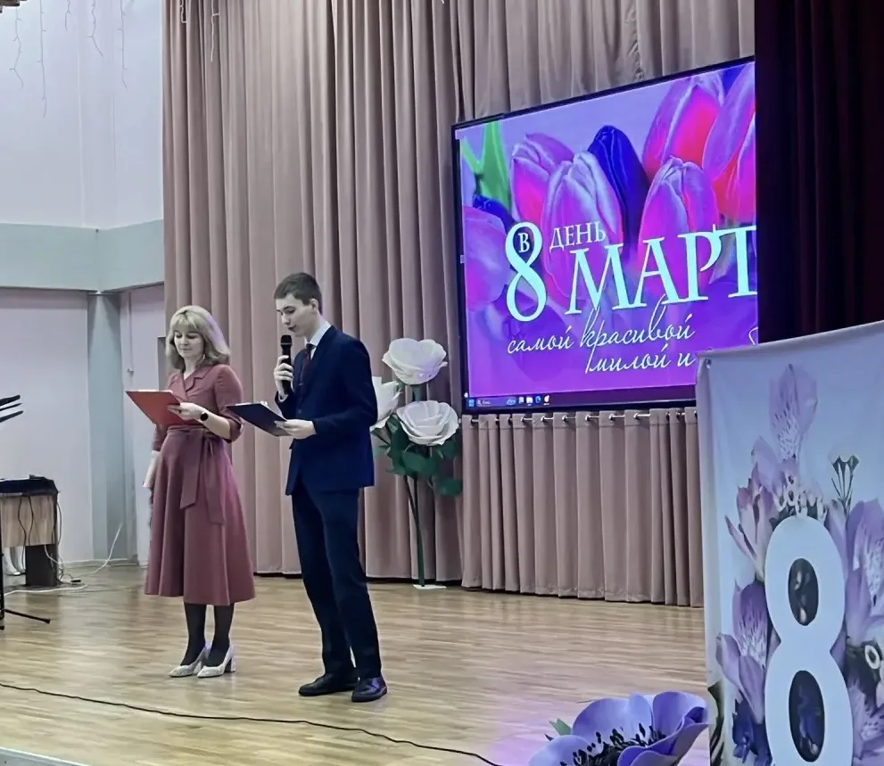 💐Концерт к 8 Марта — это было ярко!   🌸Вчера  наша школа на время превратилась в настоящую концертну
