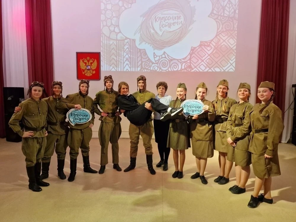 🇷🇺 Сегодня в нашей школе прошла Классная встреча с гвардии лейтенантом, начальником психологической 