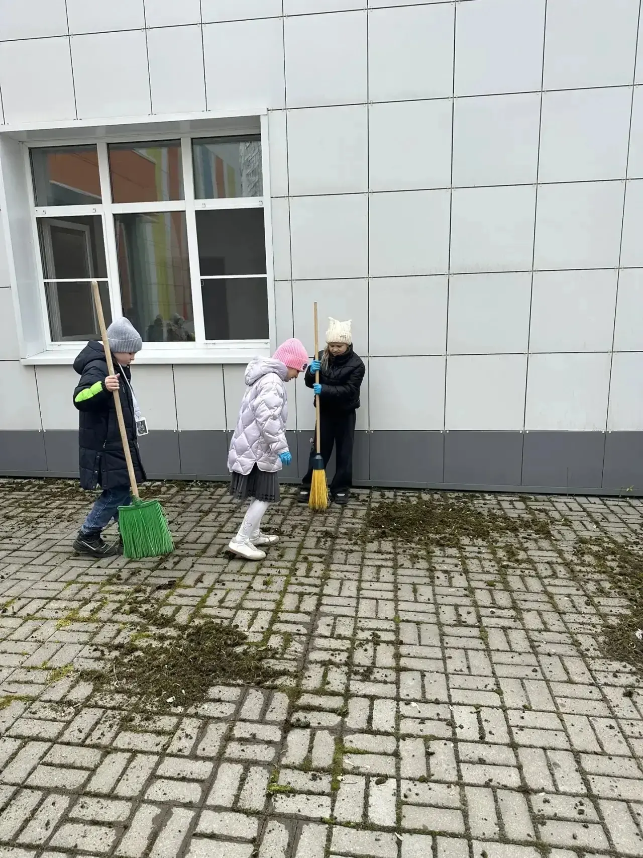 🌱 В МАОУ «Видновская гимназия» состоялся ежегодный весенний субботник, в котором активное участие пр
