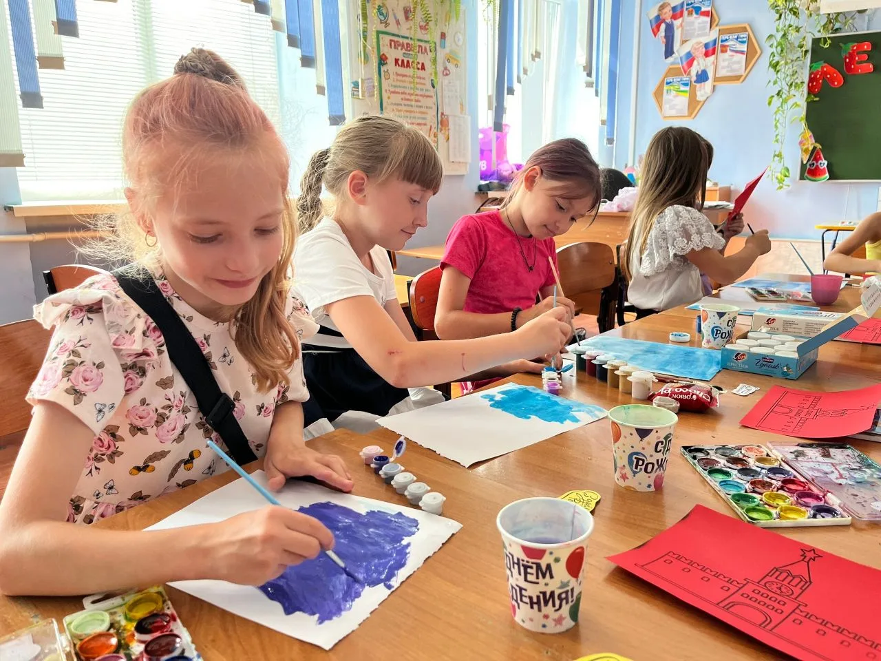#КаникулыСпользой 🎨 Акварелька

✨ Праздничный салют над Кремлём: как в нашем лагере отметили День Р