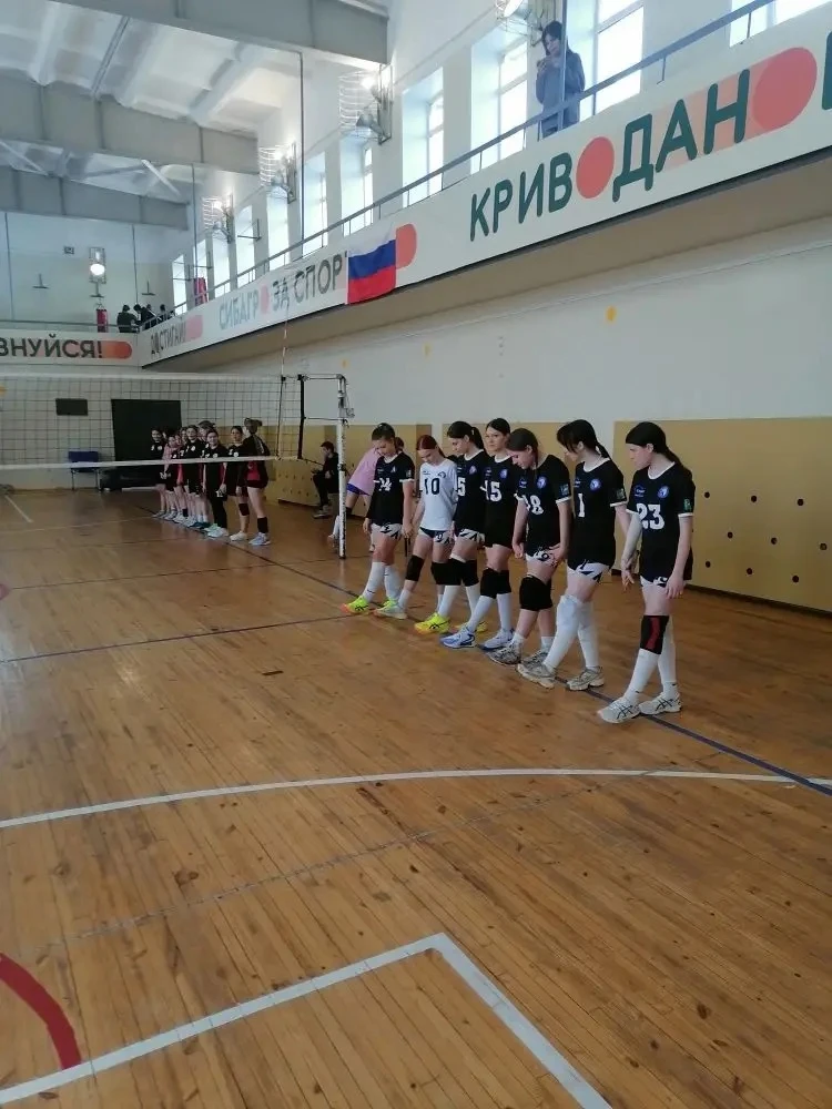 31 января в селе Криводановка прошли захватывающие соревнования по волейболу среди юношей и девушек 