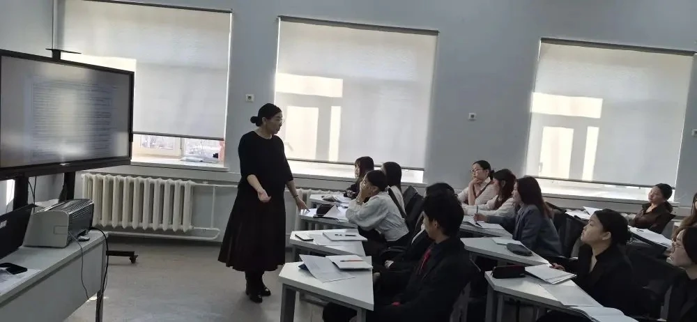 📚 Межмуниципальный семинар учителей истории и обществознания в нашей школе  Сегодня в нашей школе со