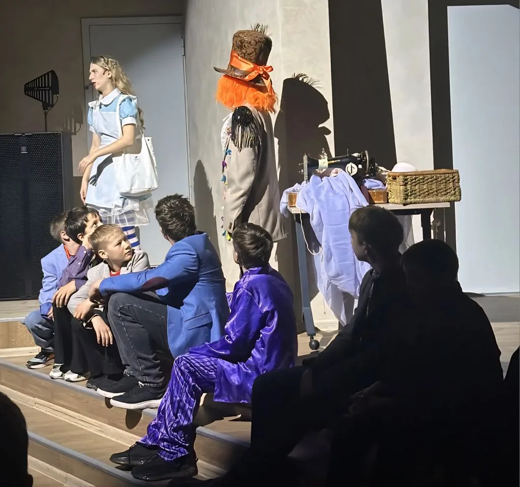 🎭 НЕ ПРОСТО СПЕКТАКЛЬ, А НАСТОЯЩЕЕ ВОЛШЕБСТВО! 🎭  «Театр начинается с вешалки», — говорил Станиславс