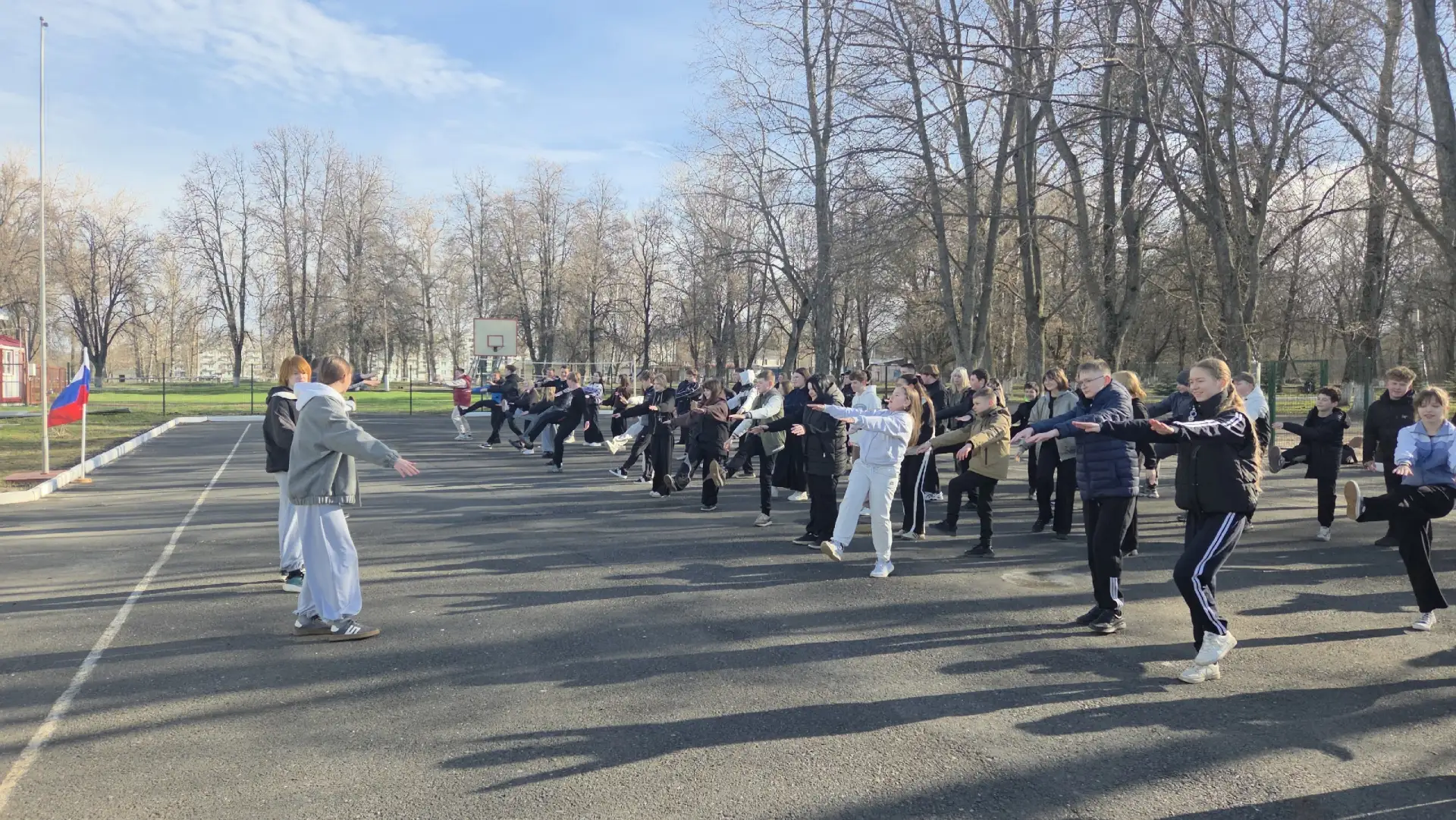 🏫 Здоровье в движении: в школе прошла общешкольная зарядка!

В честь Всемирного дня здоровья в наше