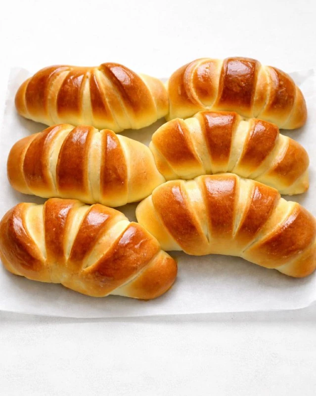 РОГАЛИКИ С ПОВИДЛОМ — МЯГКИЕ, АРОМАТНЫЕ, КАК ИЗ ДЕТСТВА! 🥐 НЕЖНОЕ ДРОЖЖЕВОЕ ТЕСТО, ТОН...